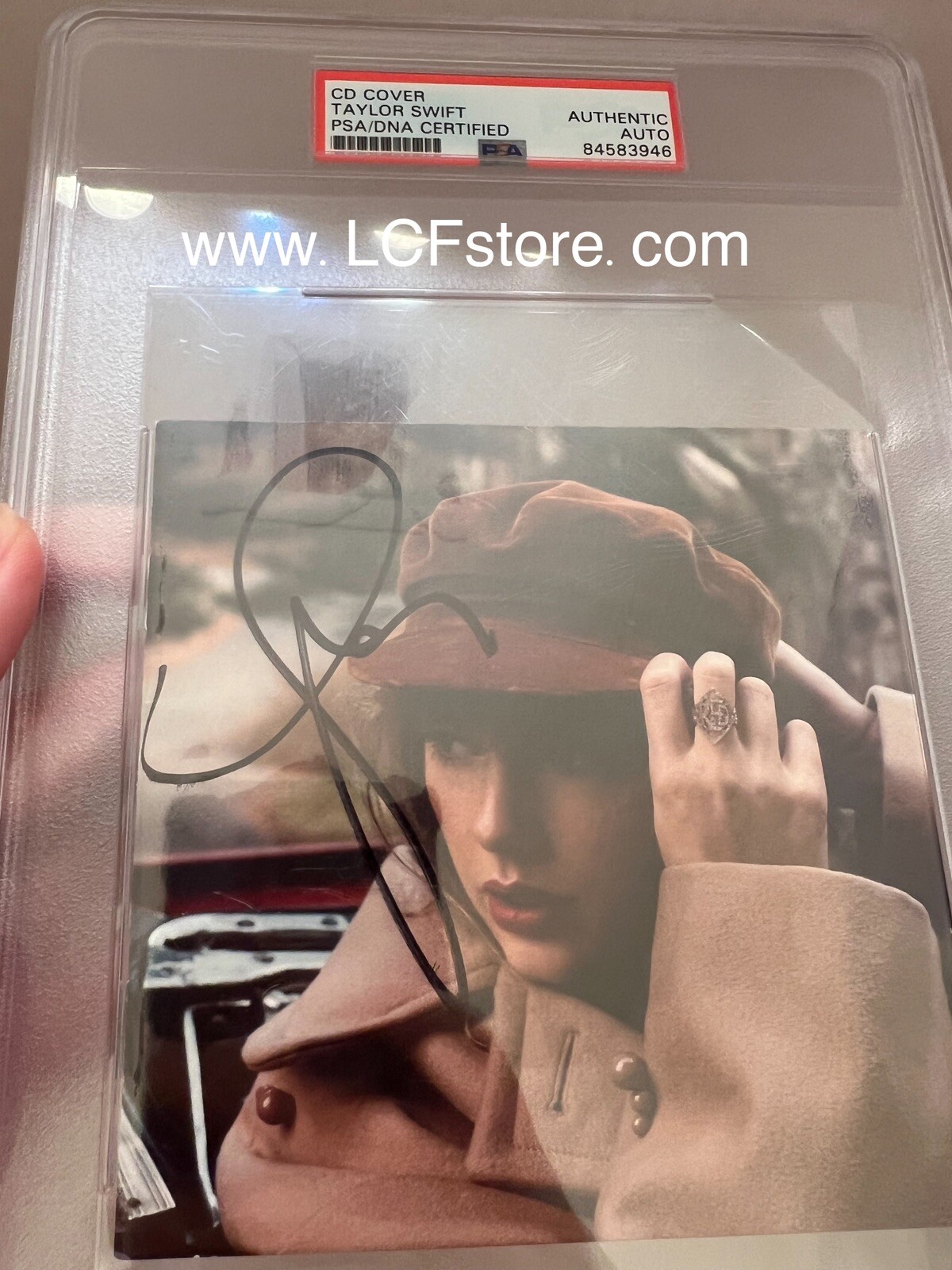 TAYLOR SWIFT Signed Autograph Taylor’s Version Red TV CD Booklet PSA DNA COA