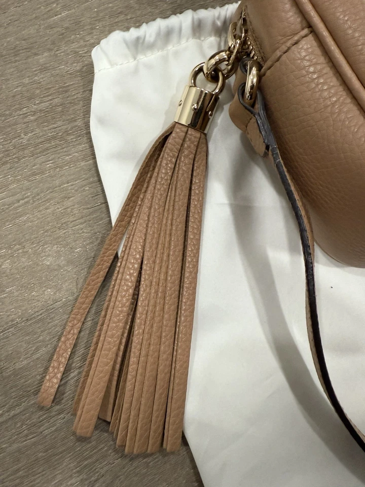 Bolsa tiracolo Gucci Soho discoteca couro bege pequena - Imagem 4 de 4