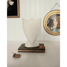 Vintage Fredericksburg Pottery Tulip Fan Vase Fiddle Head Fern Motif