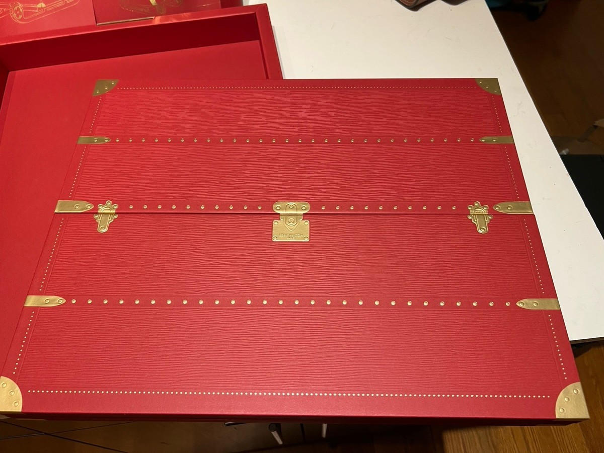 ゆ*き様 【極美品】 LOUIS VUITTON クリスマス アドベントカレンダ Louis Vuitton - Advent Calendar 2023 :: Behance