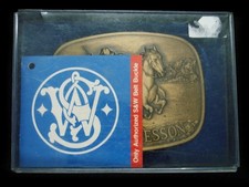 TI01169 NOS VINTAGE 1975  SMITH  WESSON  GUN  FIREARM BELT BUCKLE