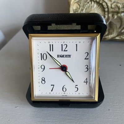 Vintage Equity Klapp Reisewecker zum Aufziehen schwarzes Gehäuse ** Schnäppchen **