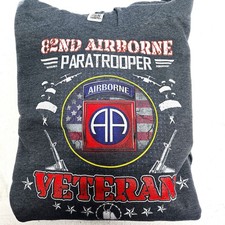 Gildan 82nd Airborne Paratrooper Veteran Graphic Hoodie Gray Size Large