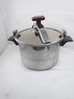 SEB 8L Heavy Duty Pressure Cooker with Clamp Lid and Internal Basket (H12)