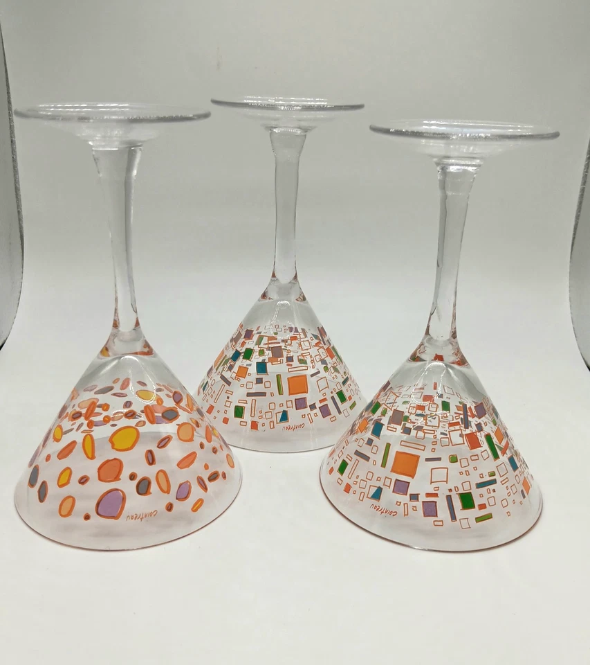Juego de 3 vasos Cointreau Martini, diseños abstractos, naranjas, morado, amarillos Foto 2 de 3