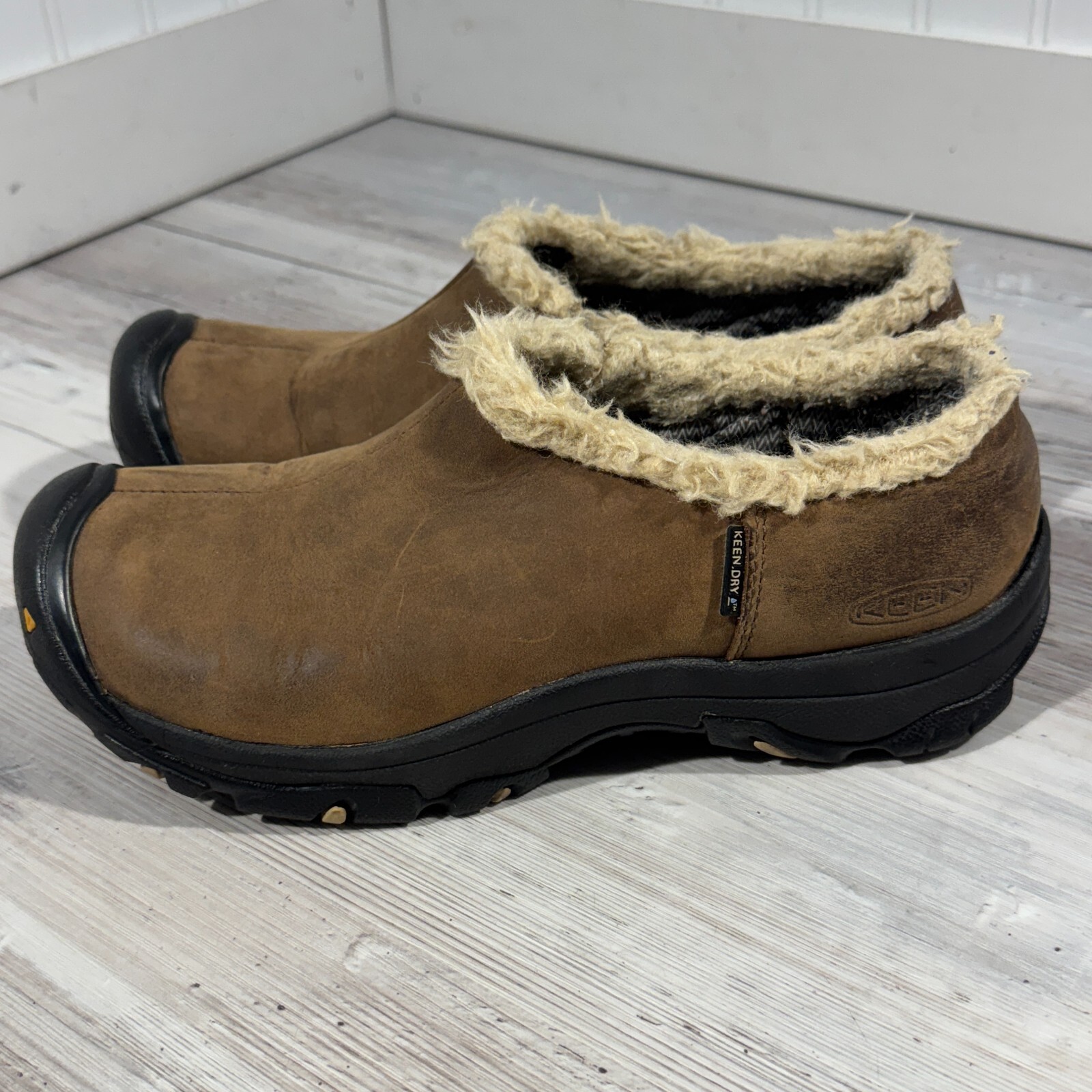 Keen Dry Womens Bailey Clogs Shoes Brown Leather Slip On Loafers Faux Fur Size 7