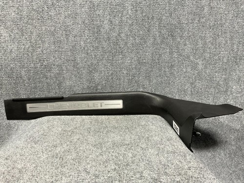 15-20 Chevy Suburban/Tahoe 🚗 Front Right Door Sill Scuff Plate Trim 22817357
