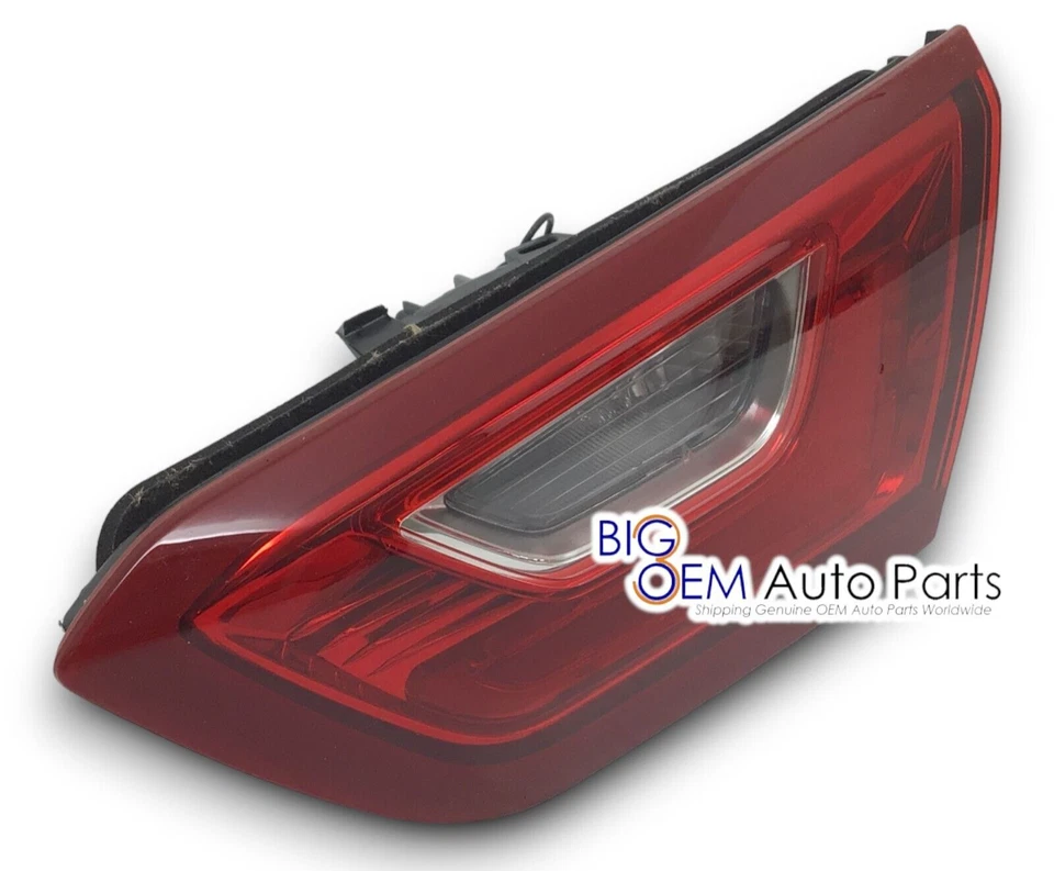 Lanterna traseira interna lateral de passageiros Chevrolet Malibu 2016 - 2025 fabricante de equipamento original 84130997 - Imagem 3 de 4