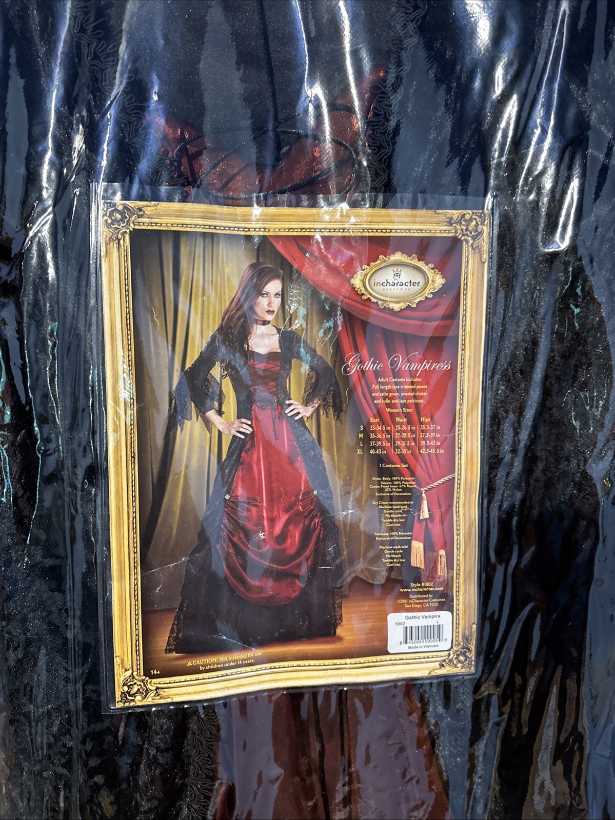 Gothic Vampiress Halloween Costume Women’s Large -In character