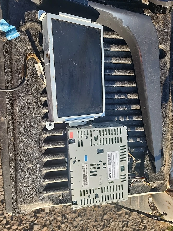 Moldura de controle climático Ford Focus 2012 fabricante de equipamento original, tela de informações e receptor. - Imagem 3 de 4