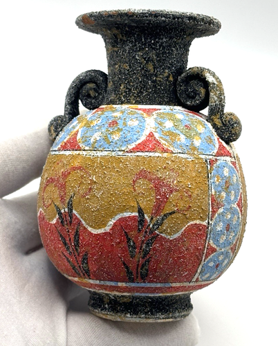 Hand-Painted Greek Style Vase w Boxing Figures – 11cm Tall – 193g – Damaged Rim - Picture 13 of 17