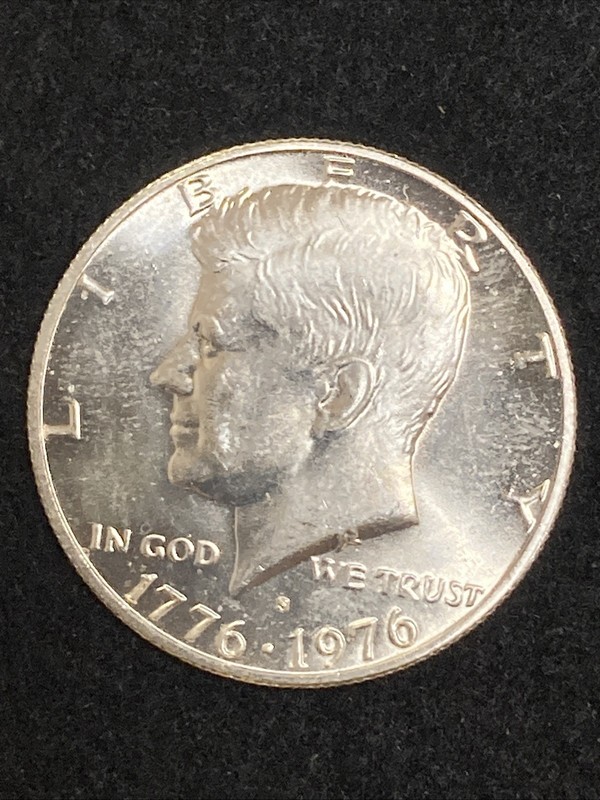 1976 S Bicentennial Silver Kennedy Half Dollar 50C Very Nice Coin!