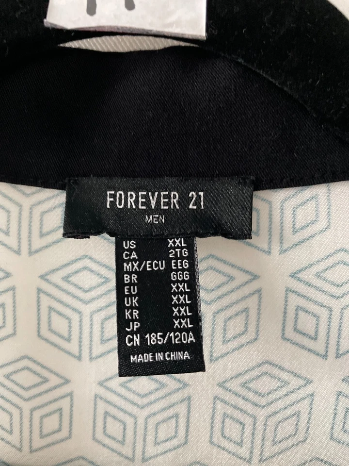 Camisa con botones Forever 21 para hombre como nueva manga corta estampado geométrico de club talla XXL Foto 3 de 4