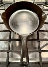 Griswold No. 5 Cast Iron Skillet Small Block Logo, No. 724, Erie PA, 1939-1957