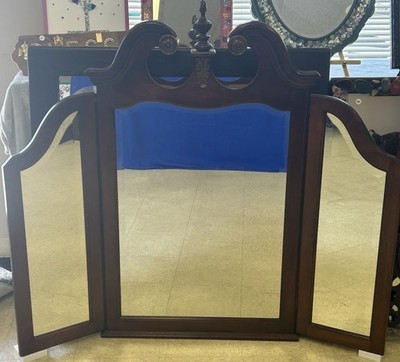 Thomasville Winston Solid Cherry Traditional 54  Tri-fold Beveled Mirror