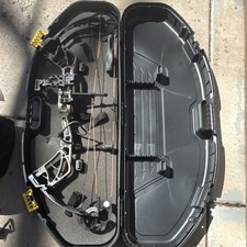 Bear Archery species Compound Bow left Hand 60lbs Camo/Black w/ Case  Sight
