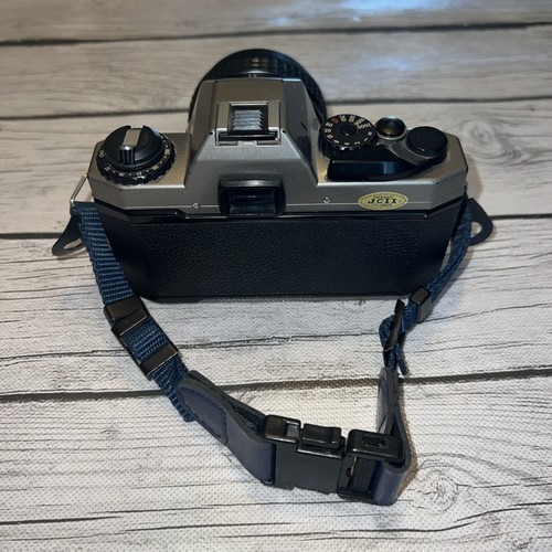 Chinon CM-7 35mm SLR Camera w/28mm 1:2.8 Lens - Picture 5 of 7