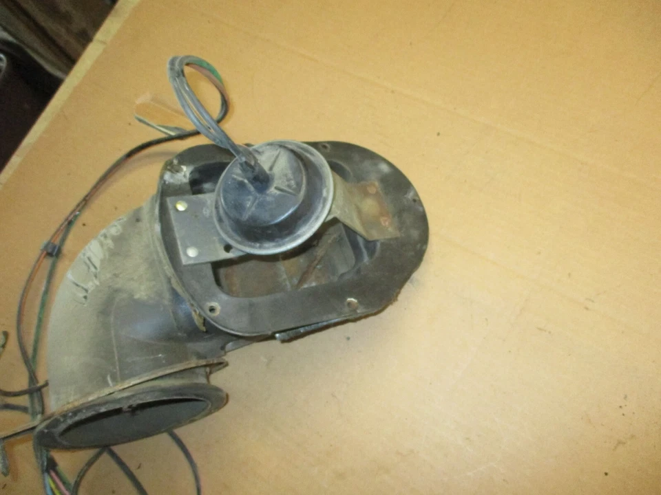 1969 年 BUICK GRAN 运动 SKYLARK 定制空调控制通风口 KICK 面板 — 第 3/4 张图片