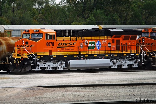 ScaleTrains GE ES44AC SXT32890 BNSF #6078 25th Anniversary Ho Scale No Sound
