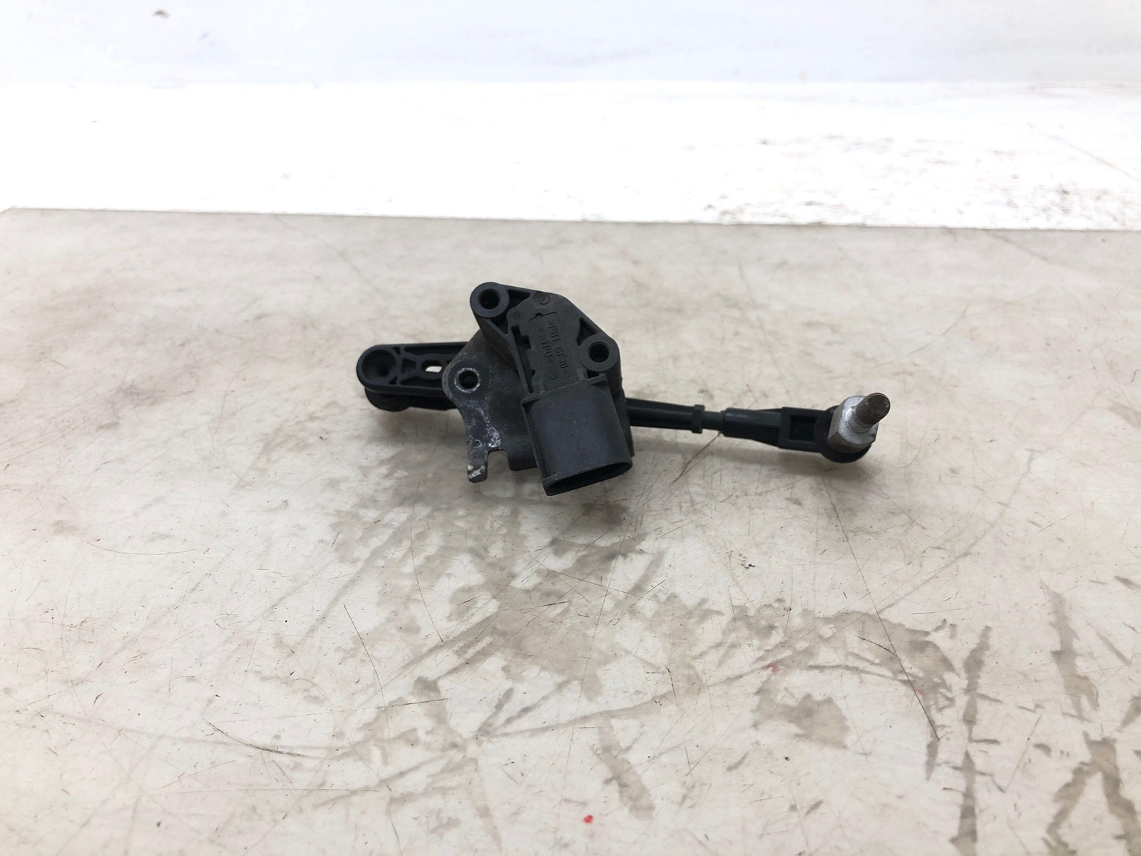 2016-2020 BENTLEY BENTAYGA RIGHT REAR SUSPENSION HEADLIGHT RIDE LEVEL SENSOR