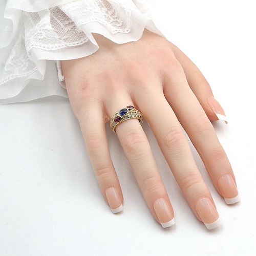 Anillo en oro amarillo de 18 quilates con brillantes, rubíes y zafiro - Imagen 5 de 5