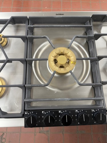 Gaggenau VG295220CA 200 Series 36" Stainless Steel Gas Cooktop - Picture 12 of 18