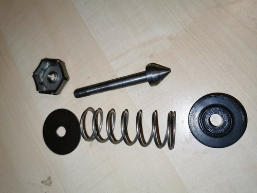 VW Corrado 53i 2 St 431898550 Bolts Schlosszapfen For Catch Hook Bonnet Spring - Picture 4 of 5