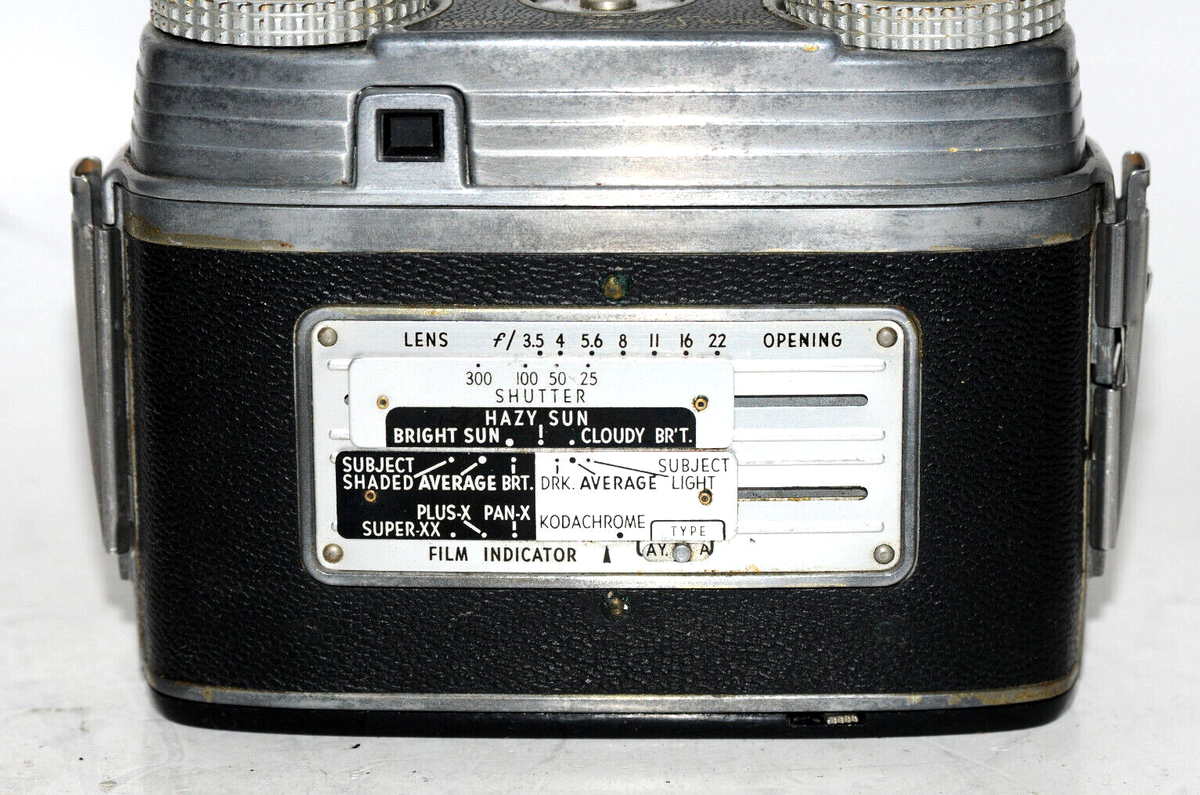 Kodak Signet 35 Camera w/ Ektar Lens 44mm f/3.5 Synchro 300