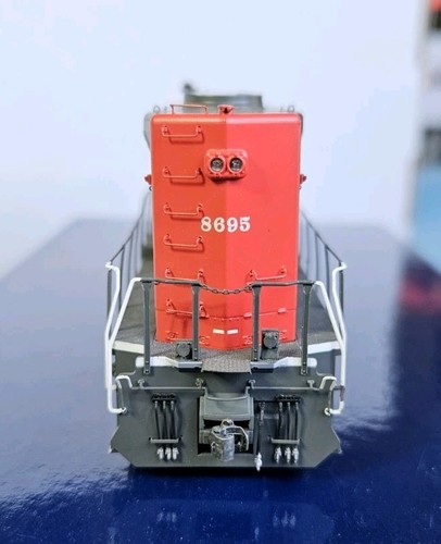 Athearn Genesis G63579 HO Southern Pacific SD40M-2 8695 DCC Tsunami Sound Fitted - Picture 4 of 8