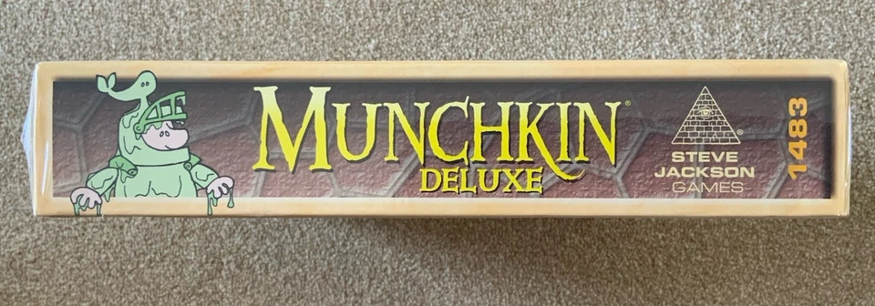 Munchkin Deluxe - Board Game - Family Roleplaying Card Game - FACTORY SEALED - Image 3 of 3