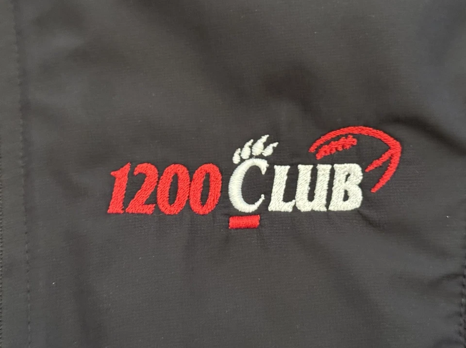 Chaqueta polar grande abrasadora Adidas Team Cincinnati Bearcats 1200 Club Football Foto 3 de 4