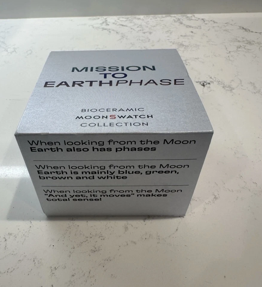 Swatch x OMEGA Bioceramic Moonswatch Mission to The Earthphase SO33M700 Watch - Image 4 of 4