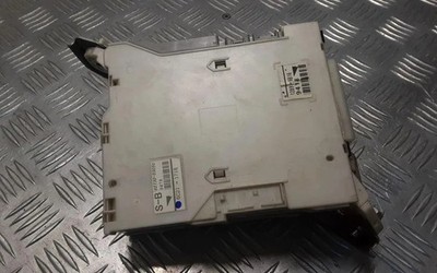 LEXUS IS II GSE2, ALE2, USE2 Sicherungskastenmodul 12896B16 8273053050 36365656