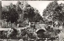 BELGIQUE - Sautour - Le pont de pierre - Carte Postale
