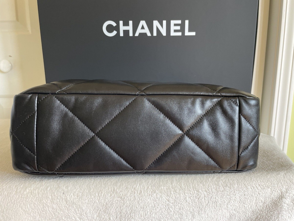 CHANEL ブラック レザー バッグ/ノベルティ CHANEL 19 Black Leather Tote Handbag Mint 100% Authentic. | eBay