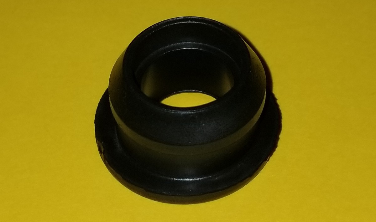 Nissan 1181241B00 OEM PCV Valve Grommet SR20DET S14 S15 RB25DET SR20VE