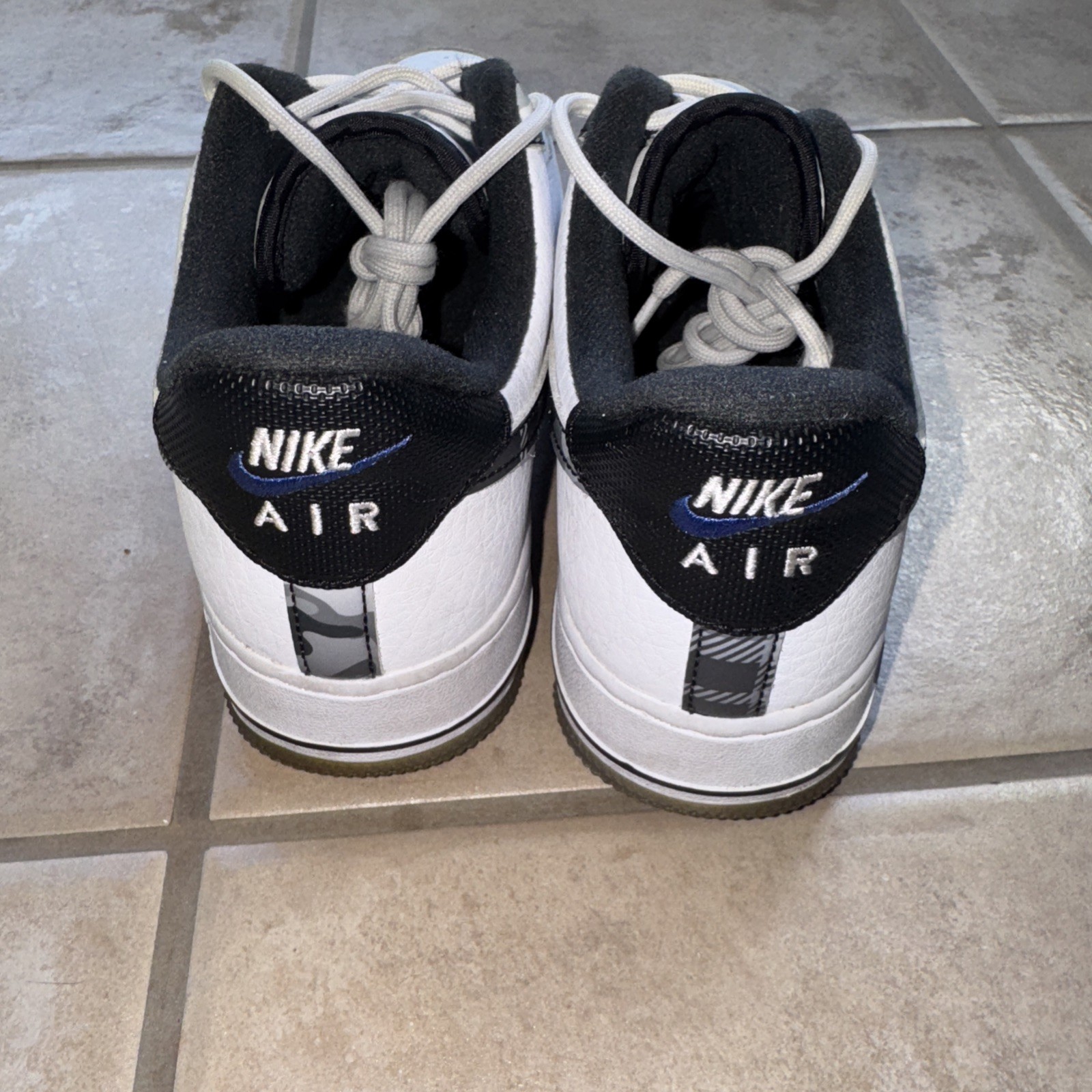 SAOLA Nike Air Force 1 Sneakers Uomo Stampa Bianco e Nero Grigio Taglia 7 5