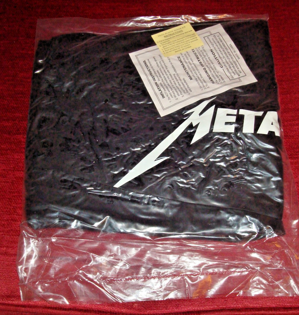Pelotas de playa inflables de concierto Metalica de 48" - Nuevas en bolsa.