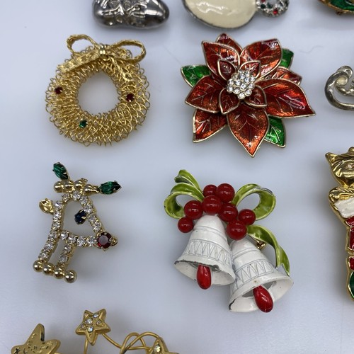 Lot of 25 Vintage CHRISTMAS BROOCH Rhinestone Enamel Pins Costume Jewelry - Picture 7 of 15