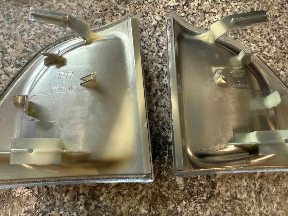 Lichtscheibe Blende licht links und rechts Mercedes Vario 614-818 - Bild 2 von 2