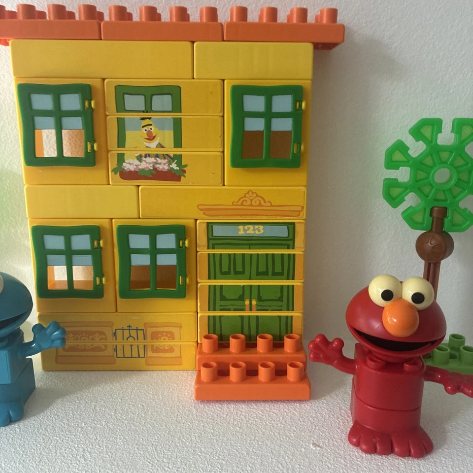 Kid Knex 芝麻街邻里 123 Brownstone Elmo 饼干 — 第 3/4 张图片