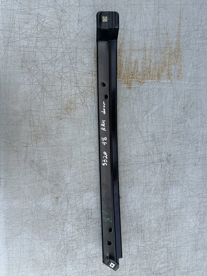 Mercedes-Benz S320 W140 1998 puerta trasera ventana divisor barra lado derecho OEM Foto 3 de 4