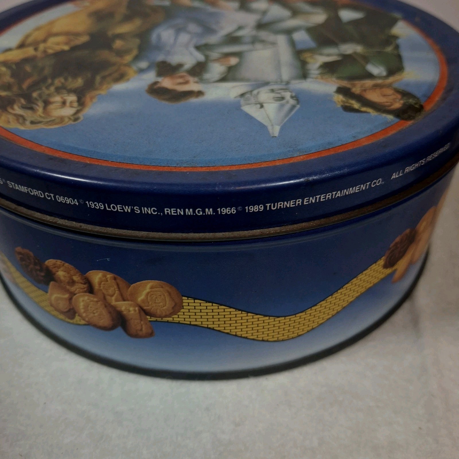 Wizard Of OZ Collectible Denmark Cookie Tin Dorothy Scarecrow Lion & Tinman 