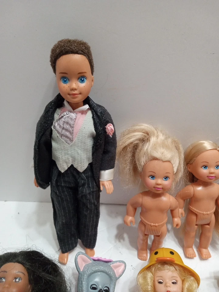 Lote Muñeca Barbie Simba Americana Surtida 13 Juguetes y Muñecas en Total Foto 2 de 4