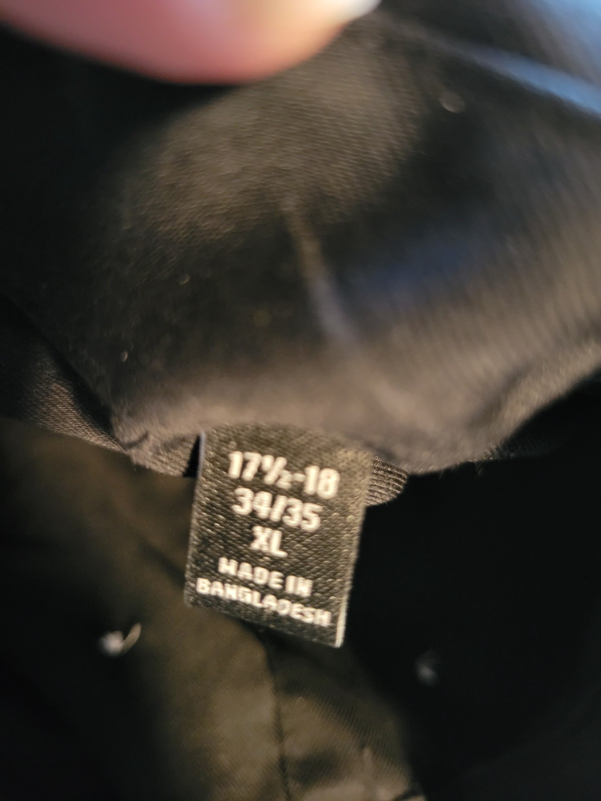 VAN HEUSEN Men's Black  Dress Shirt Long Sleeve  Front Pocket  17.5-18 * 34/35 thumbnail 2