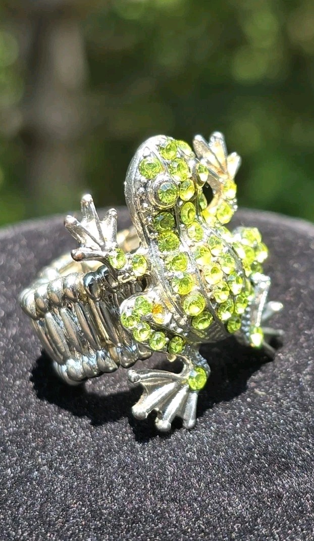 Silver-Tone Green Rhinestone Frog Stretch Ring Size 8 Adjustable Fashion Jewelry