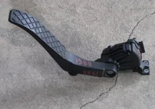 2006 Porsche Cayenne Gas Accelerated Pedal Assembly 7L0723507D OEM