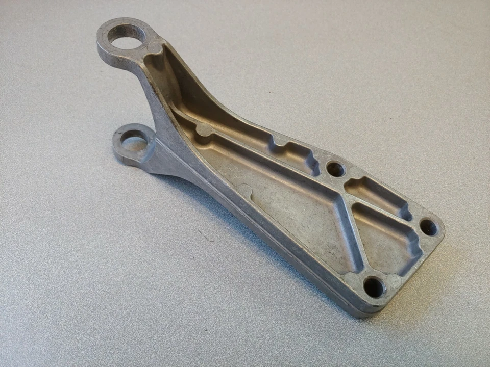 EXCELLENT USED ORIGINAL PORSCHE 911 S SC ALUMINUM AIR PUMP MOUNTING BRACKET - Image 4 of 4