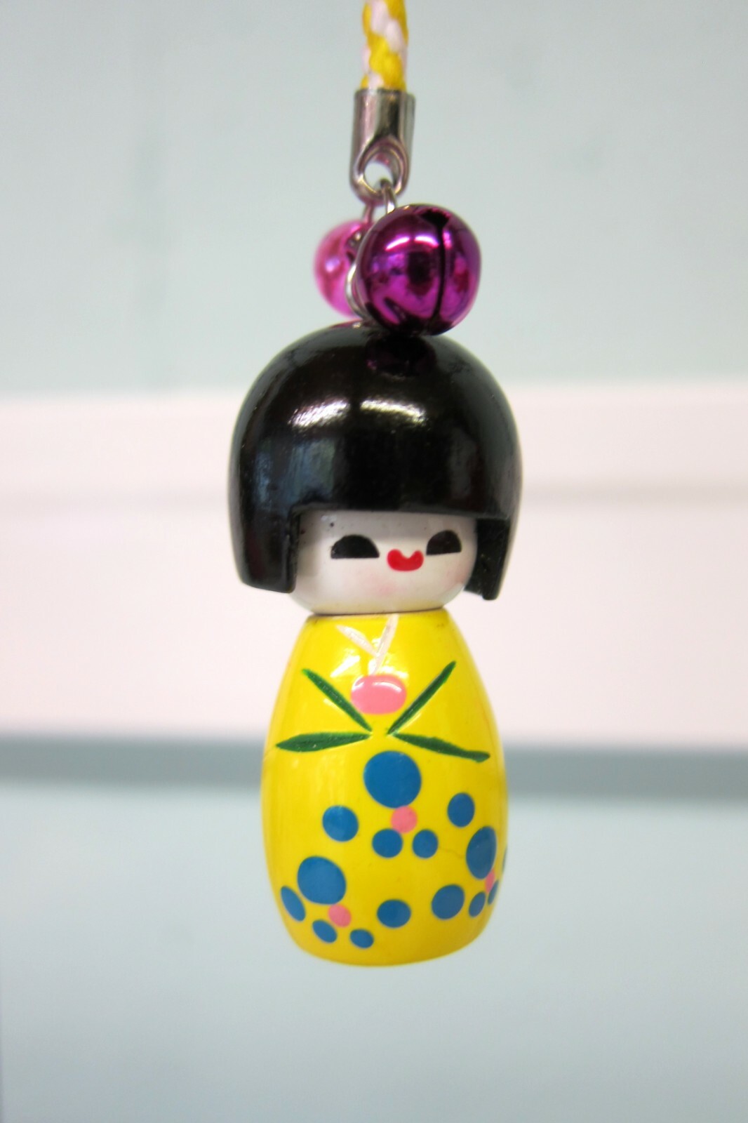 Japanese Style Kokeshi Geisha Wooden Doll Bell Key Mobile Phone Hand
