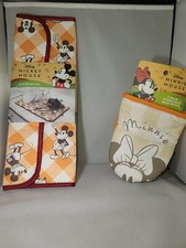 Disney Mickey And Minnie Kitchen Set With Oven Mitts And Dish Drying Mat